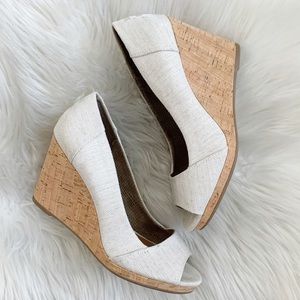 TOMS Linen Canvas Peep Toe Wedge Size 9.5